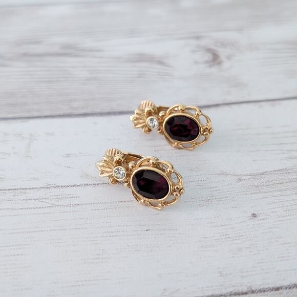Vintage Clip On Earrings Regal Gold Tone with Clear & Red Gems - Picture 3 of 6